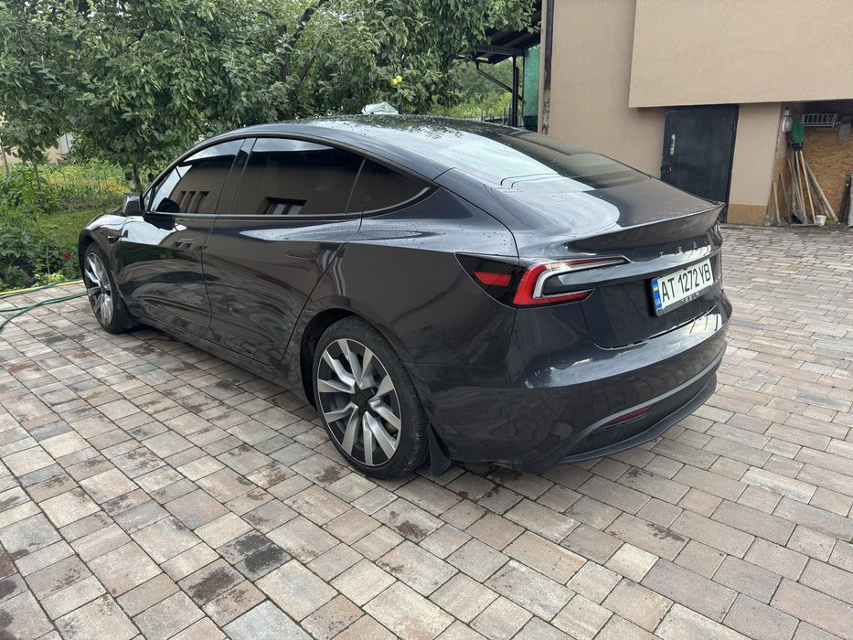 Tesla model 3 2025 highland