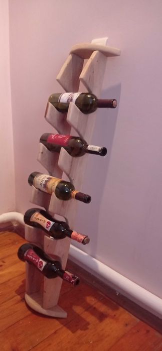 Настінна вішалка для вина