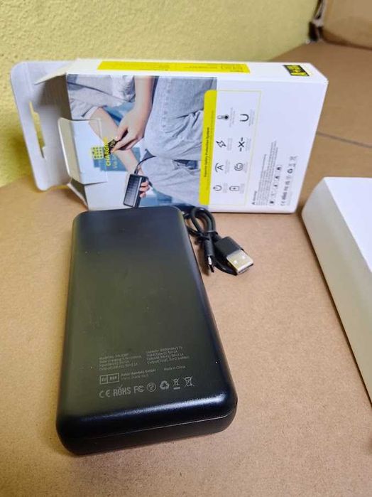Power Bank Solar Portátil 30000 mAh Dual USB / USB-C para Campismo (Novo)