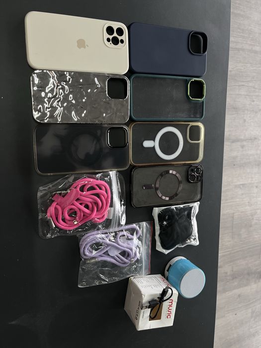 Чохли iphone 13 та 12pro + шнурки до чохлів+ колонка