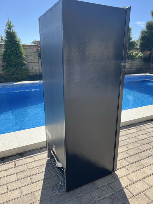 Холодильник Midea черный диспенсер воды