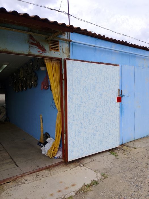 Продам гараж на песках