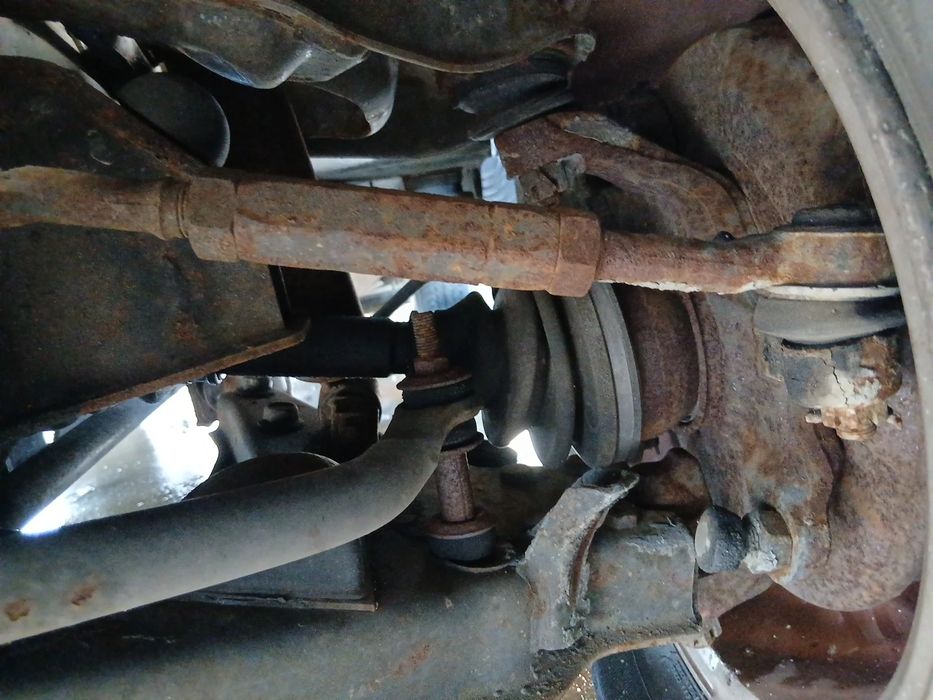 Transmissão frente esquerda NISSAN Terrano I (WD21)