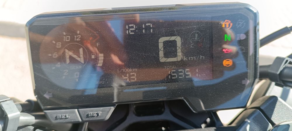 CB650R 2022  35kw (apenas em livrete)