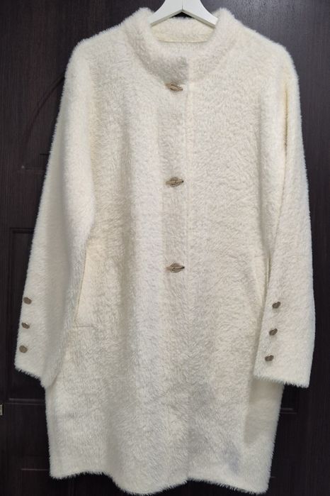 Elegancki damski plaszczyk przejsciowy