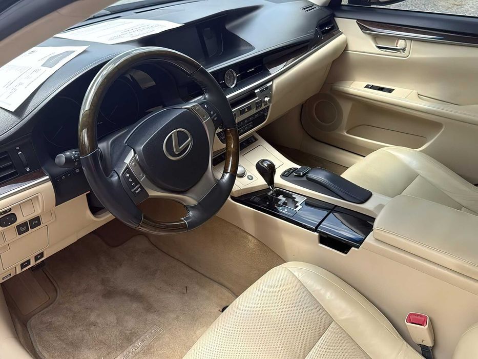 Lexus ES 350      2015