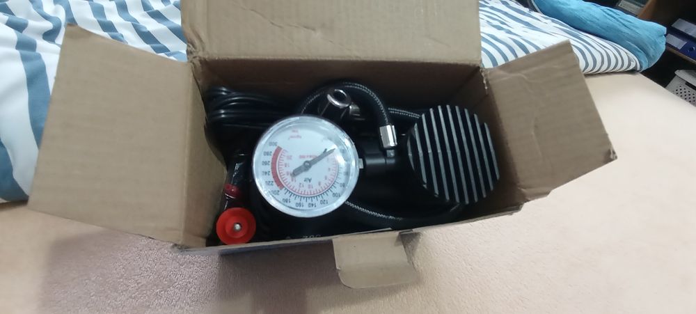 Kompresor sprężarka pompka samochodowa tylko wysyłka