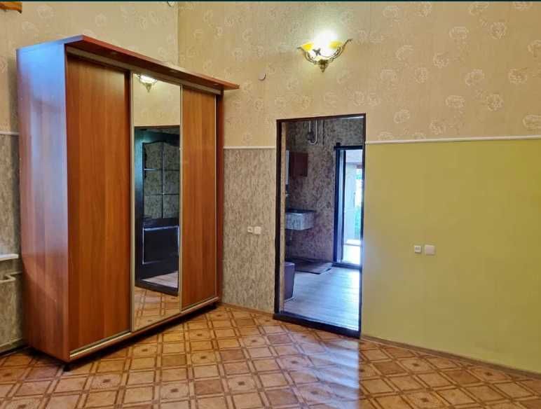 Продаж частини будинку по вул.Варзара