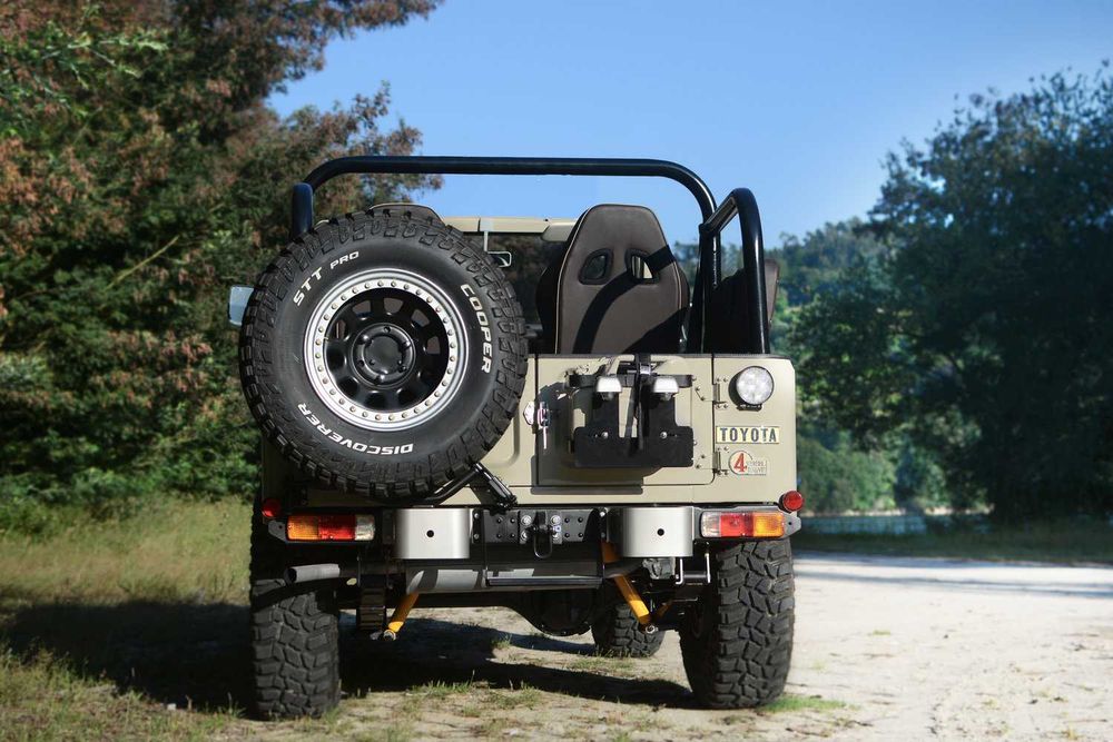 RENTAL// Aluguer carro clássico Toyota BJ40, eventos - ILHA DA MADEIRA