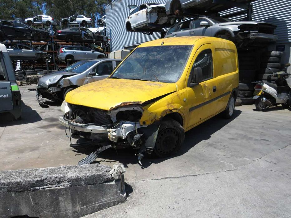 Opel Combo 1.3CDTI de 2005 - Peças Usadas