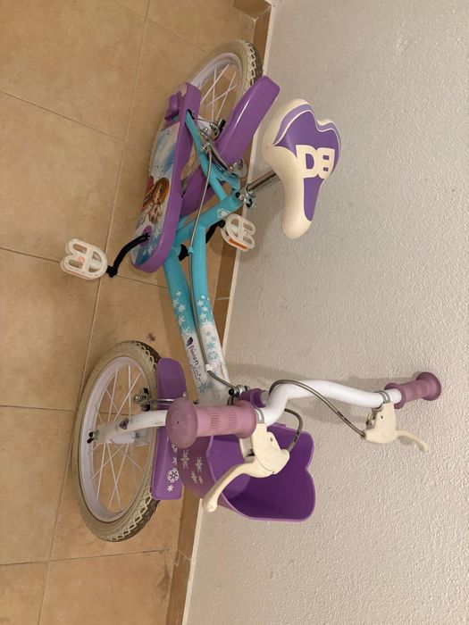 Bicicleta da  frozen  de crianca