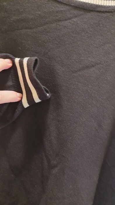 Sweter czarny z białym lampasem na  s m l