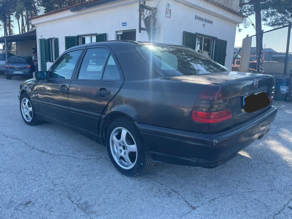 Para peças Mercedes C220 multiválvulas ano1997 com documentos em dia