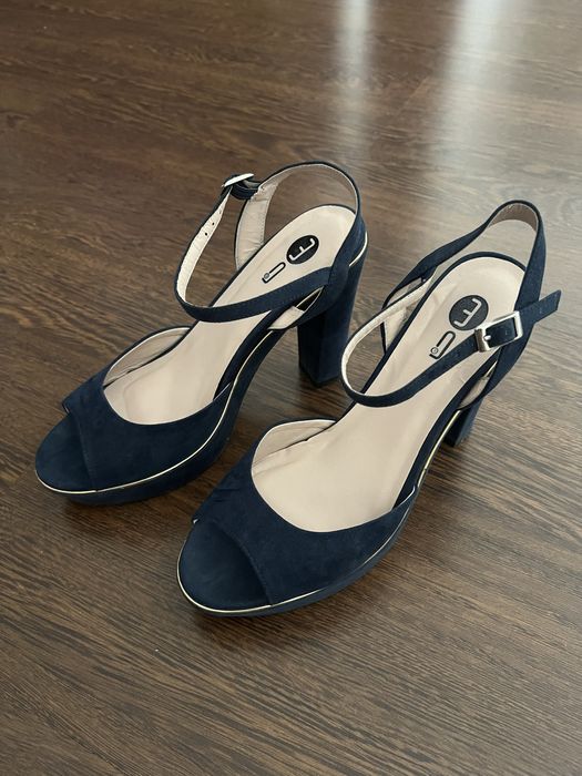 Sapato de salto alto