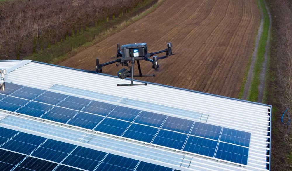DJI Matrice 300 RTK + Zenmuse H20T | 13,5h nalotu