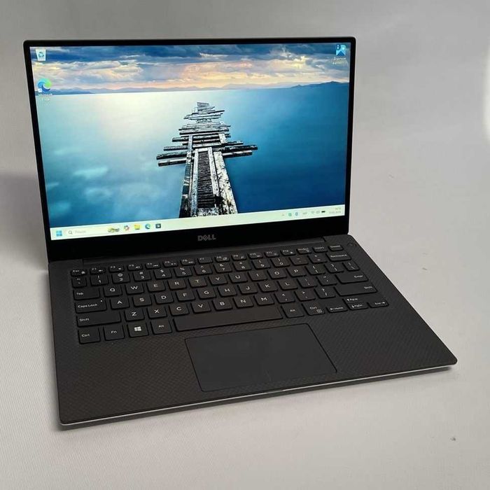 Ноутбук Dell XPS 13 9360 / 13,3" 4K Touch / i7-8550U / 8 Gb / SSD 128 Gb