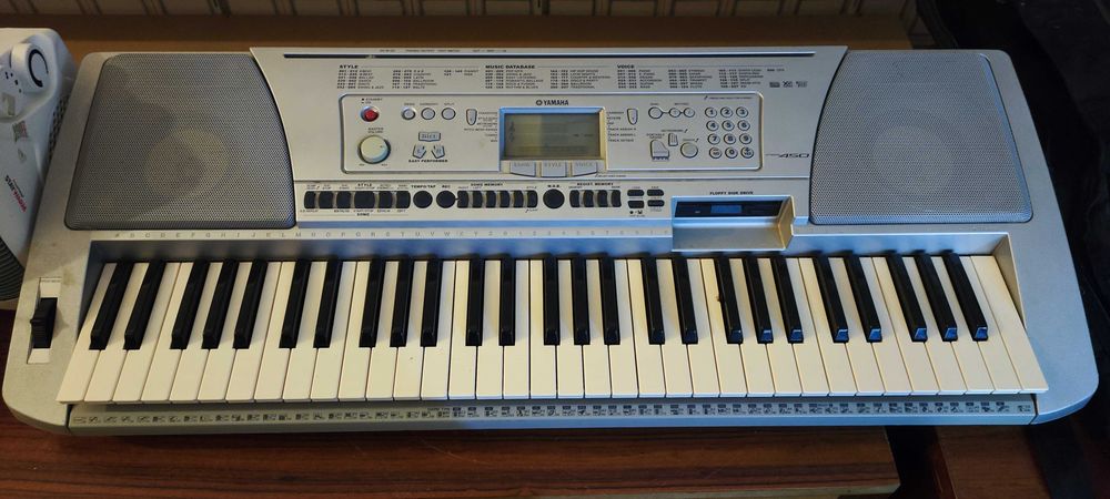 Teclado Musical Yamaha PSR-450