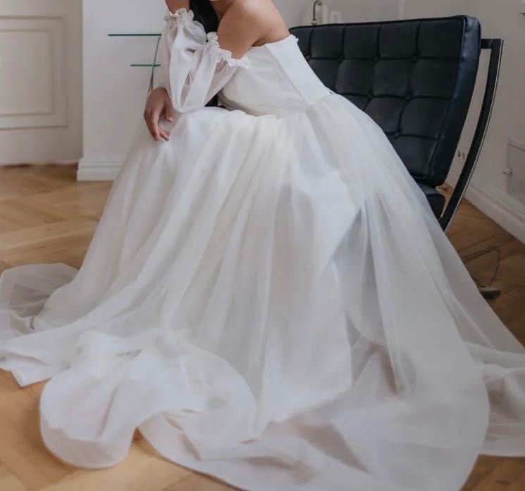 Roma - szyfonowa suknia ślubna z odpinanymi rękawami