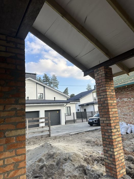 Пропонуємо до продажу  Побудований Будинок в Соснівці зі Своєю Терасою