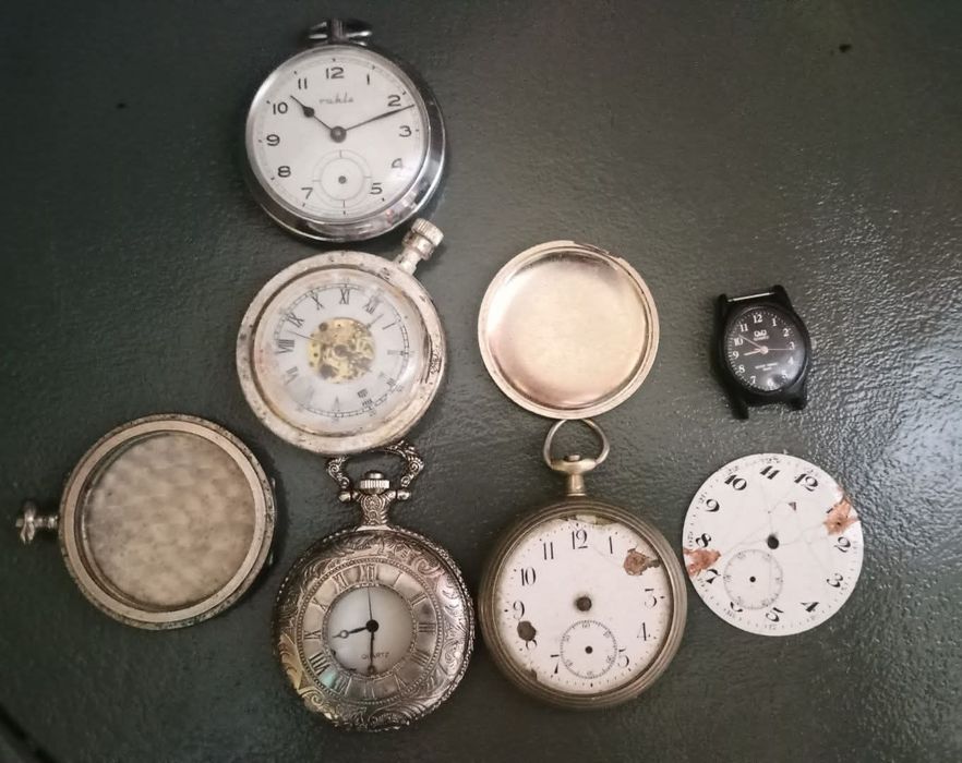 Stare tarcze zegarków kieszonkowych steampunk