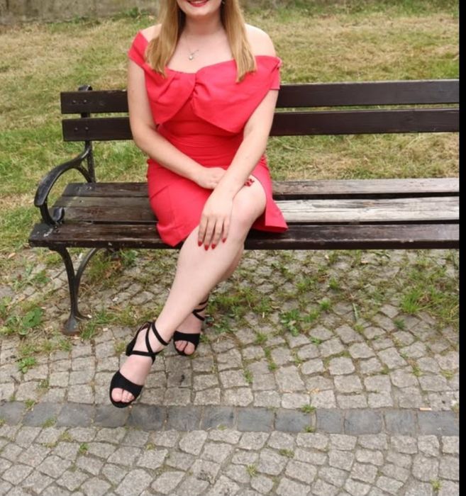Koralowa sukienka ołówkowa z kokarda Mohito 40