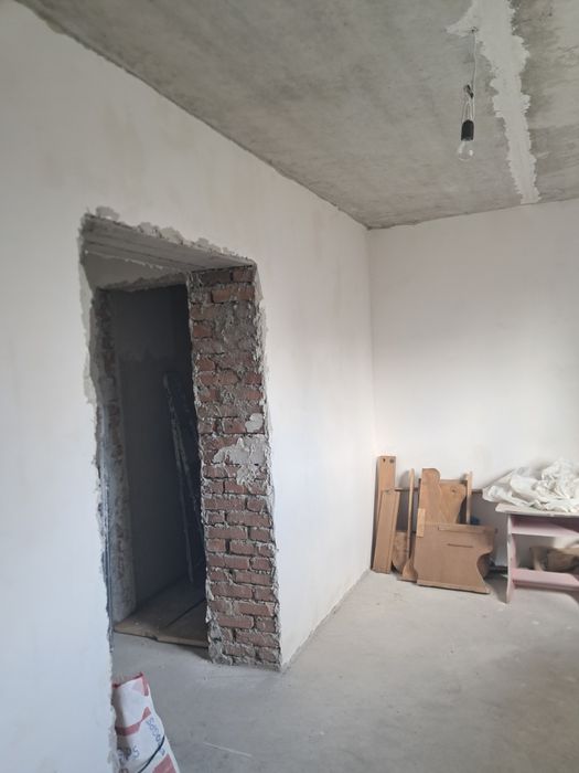 Продається будинок на 2 сім' їв с. Байківці