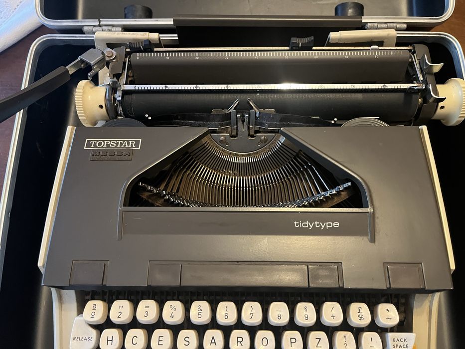 Maquina escrever portatil Messa Topstar