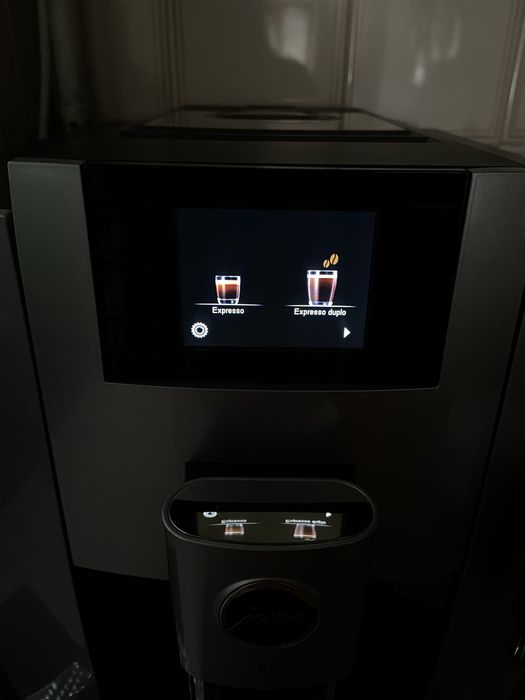 Jura E8 EB 2022 Moonlight Silver — máquina café automática