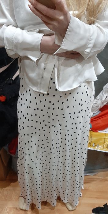 Атласна спідниця