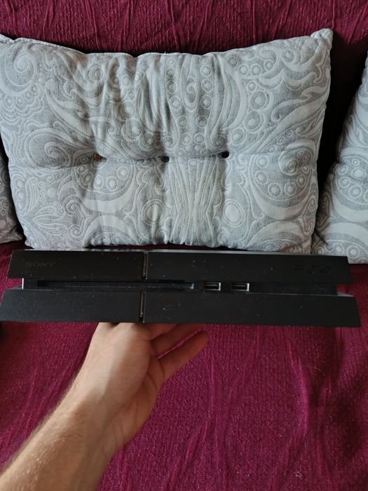 Ps4 500Gb c/ comando, cabo HDMI e cabo de alimentação