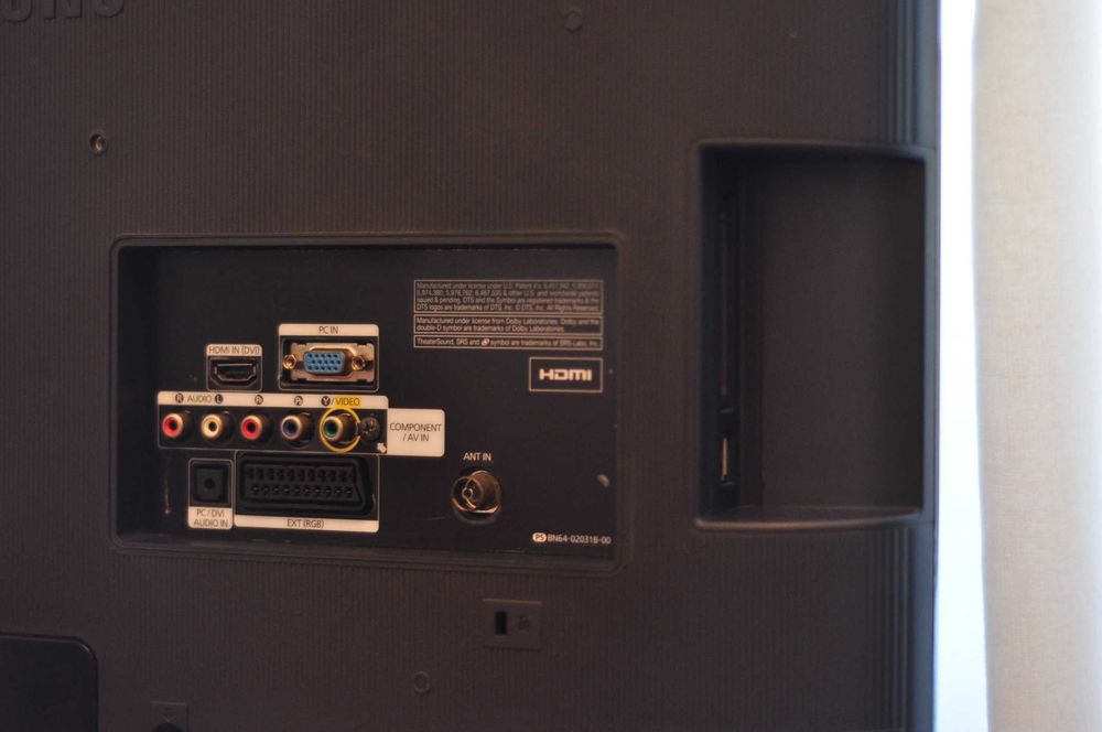 televisão / monitor led Samsung 27 polegadas em excelente estado