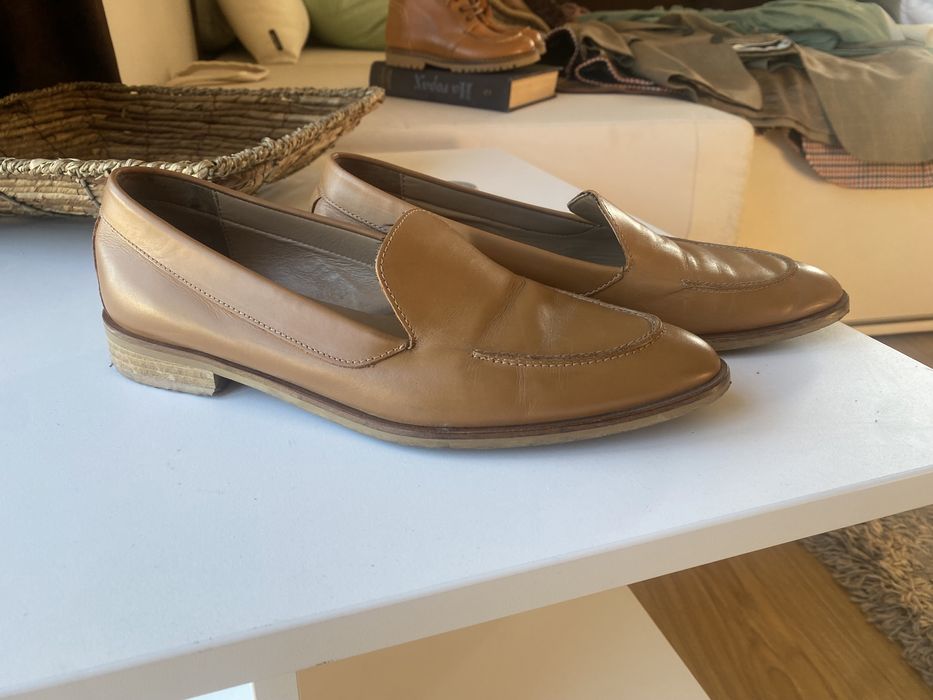 Бежеві лофери розмір 36,5