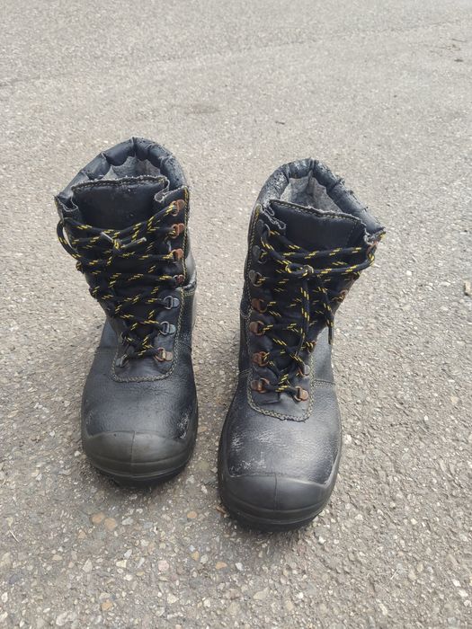 Buty z blachą bhp