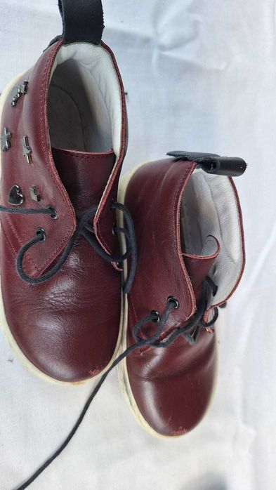 Buty emel, rozmiar 28