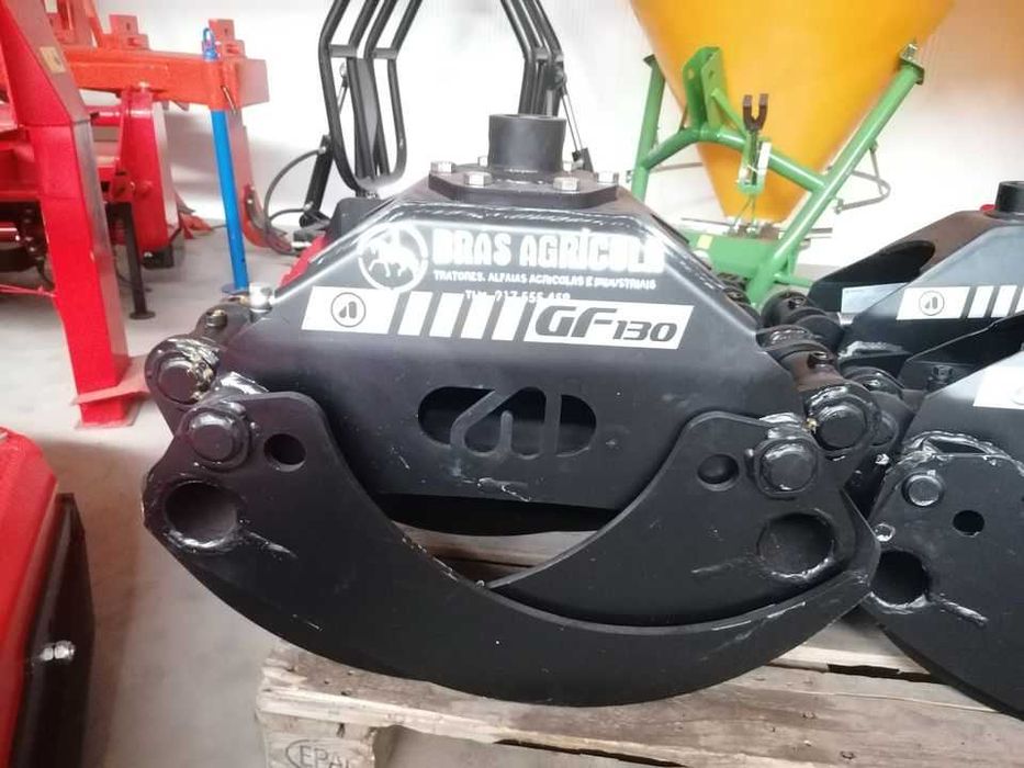 Pinça Hidráulica Nova para Toros de Madeira / Pedra