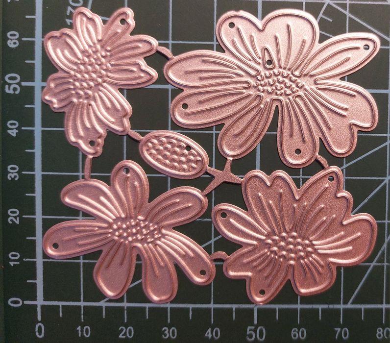 243. Wykrojniki kwiaty scrapbooking