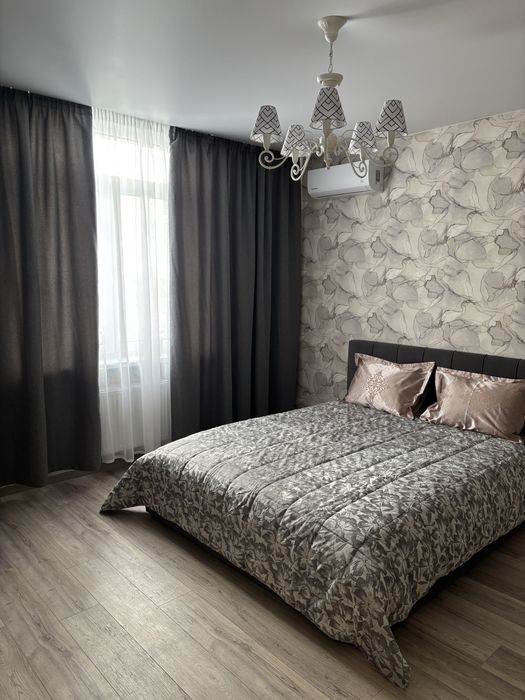 Комфортна , нова квартира в жк Набережний.