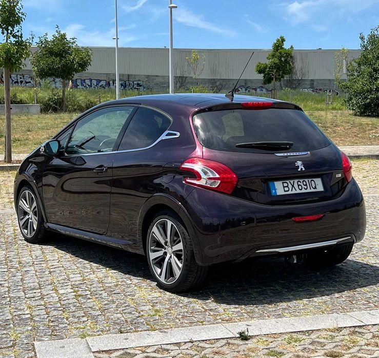 PEUGEOT 208  Full Extras