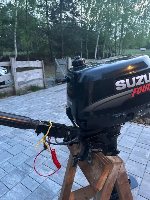 Silnik zaburtowy Suzuki 4 km 4-suwowy stopa S po serwisie