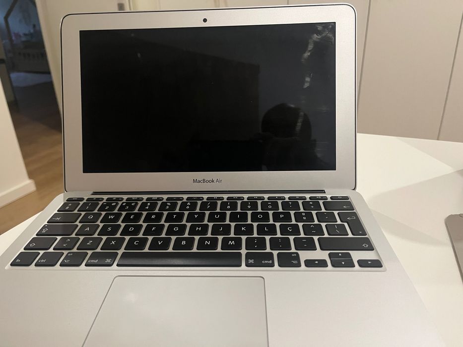 Apple Macbook Air 11 -2015