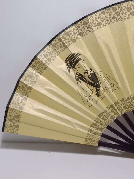 Leque em tecido de seda