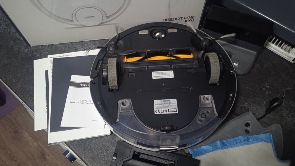 Продам робот пилосос Ecovacs для сухого та вологого прибирання