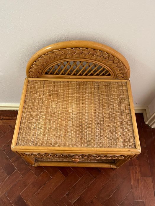 Consola vintage em rattan e bambu
