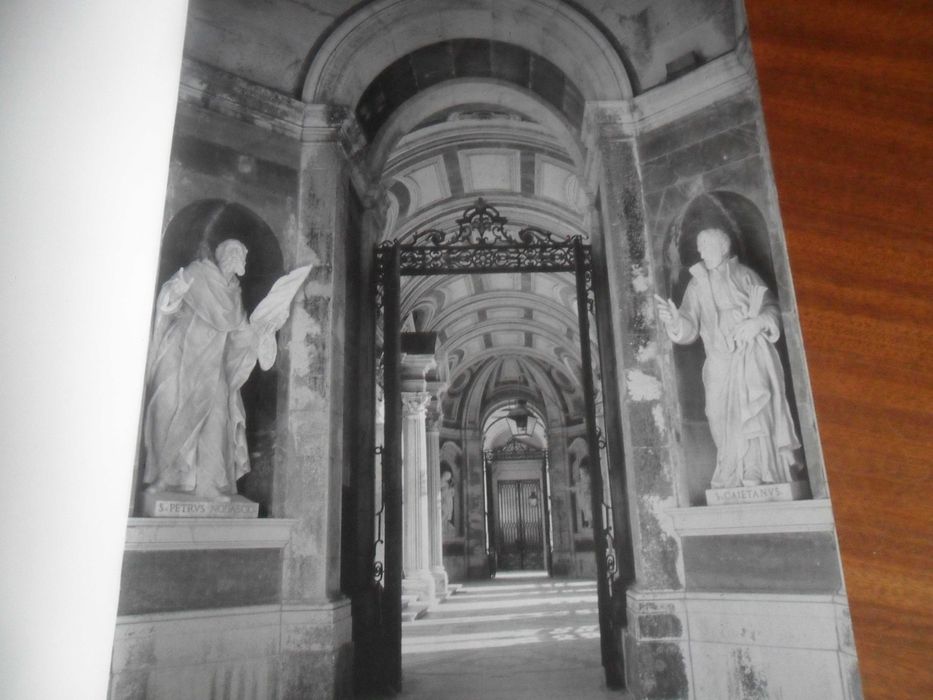 "A ESCULTURA DE MAFRA" de José Fernandes Pereira - 1ª Edição de 2003
