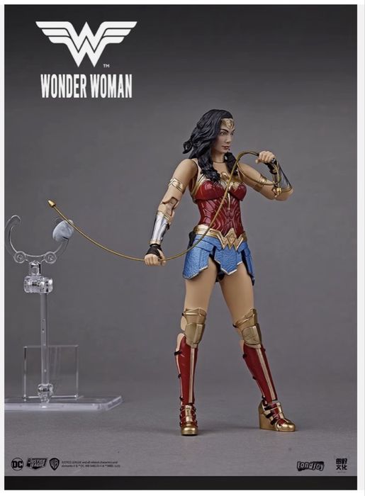 Figura Wonder Woman DC – articulada – completa com caixa