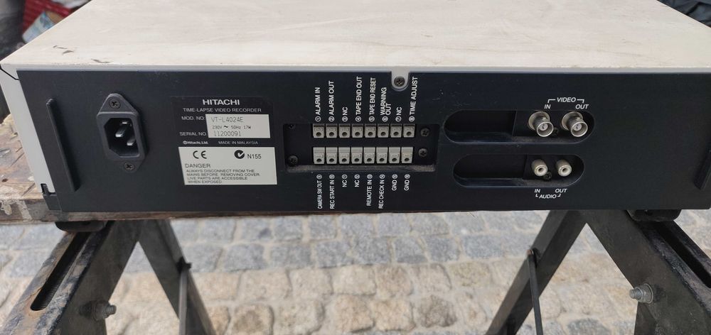 Gravador CCTV HITACHI profissional VT-L4024E