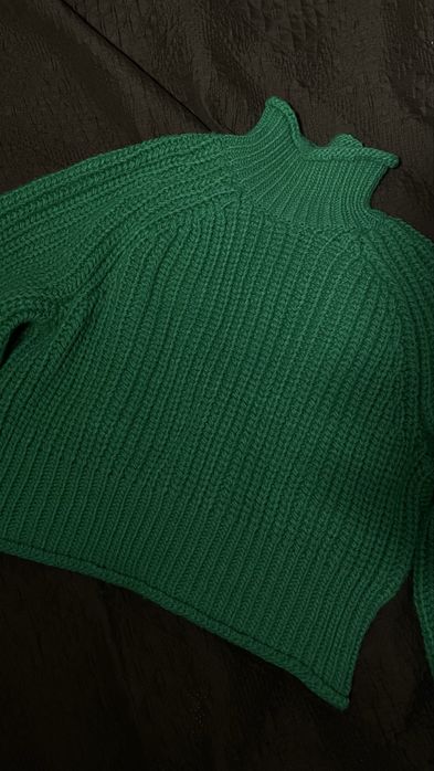 Зелений светр H&M