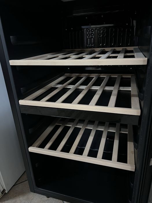 Cave de Vinhos Becken – Dupla Zona | ~46 Garrafas | Excelente Estado