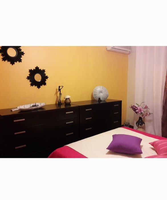 Cómoda madeira maciça