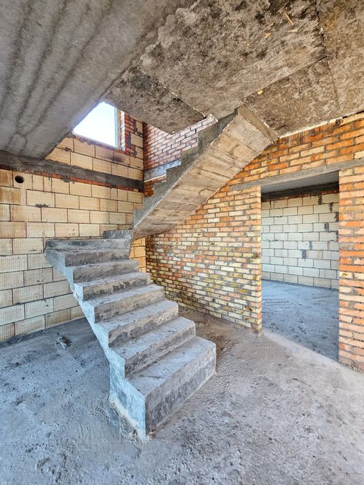 Прожаж будинку р-н Молокозаводу на ділянці 5 соток